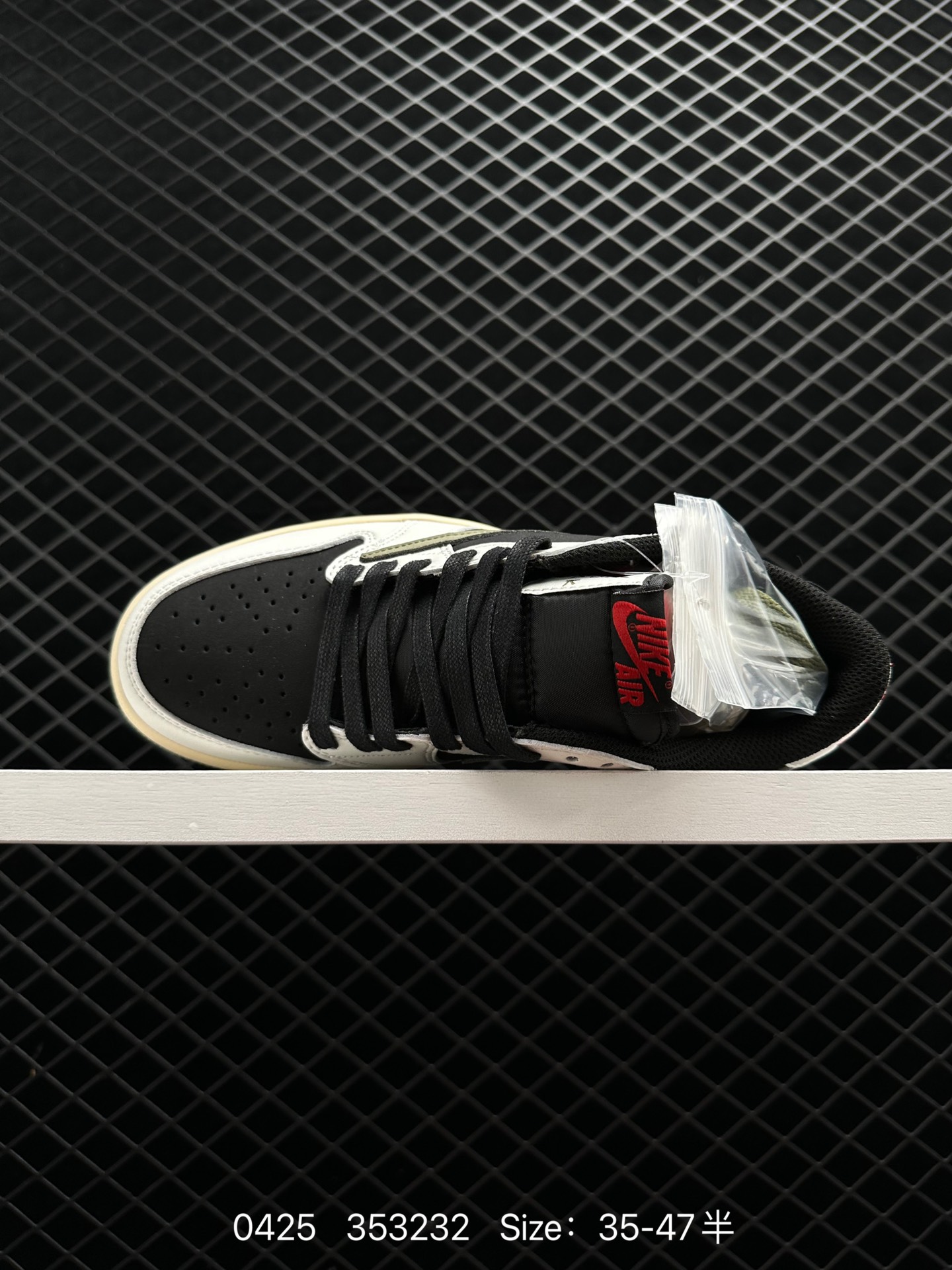 Travis Scott x Air Jordan 1 Low